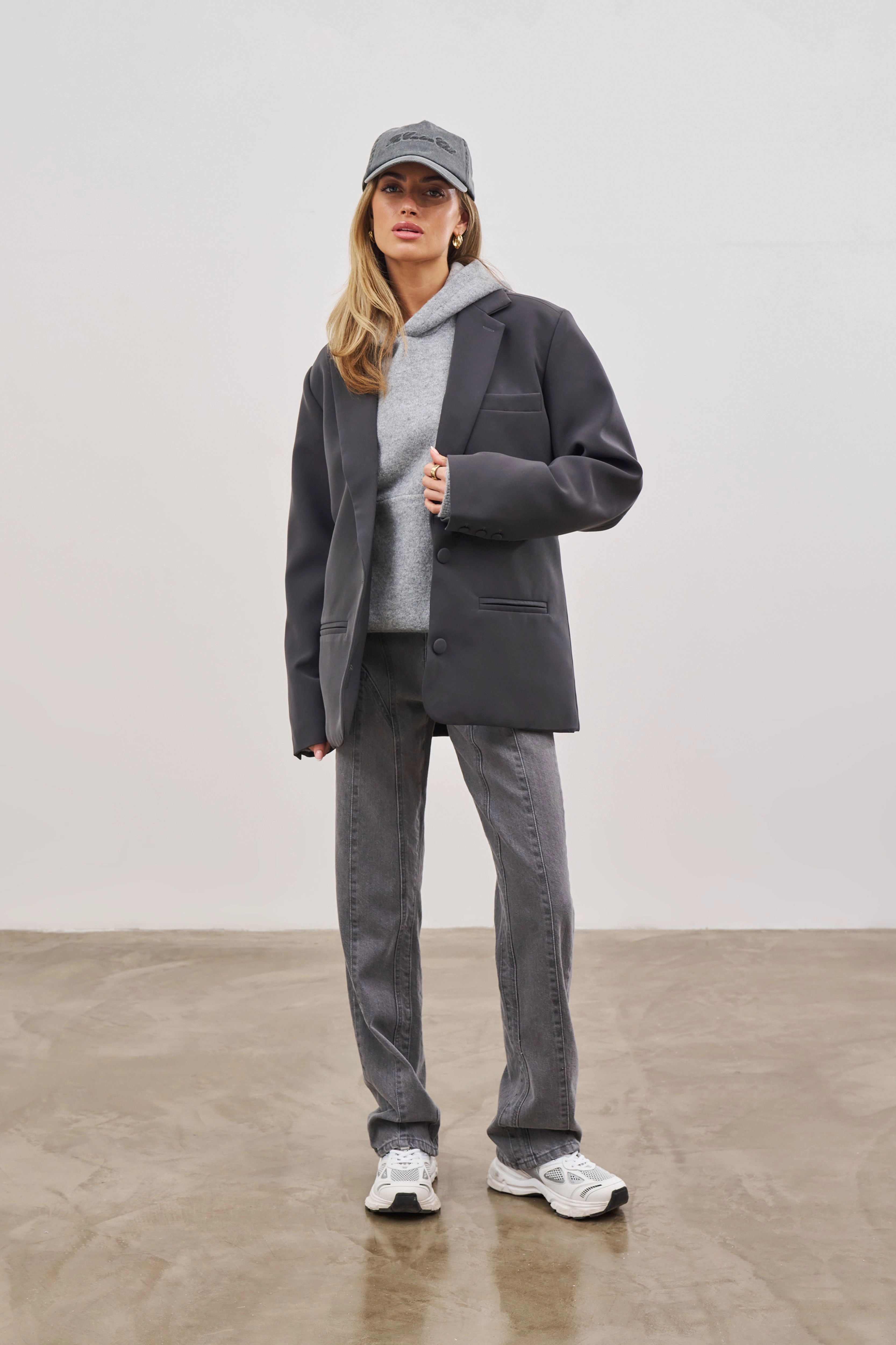 OVERSIZED TAILORED BLAZER - CHARCOAL