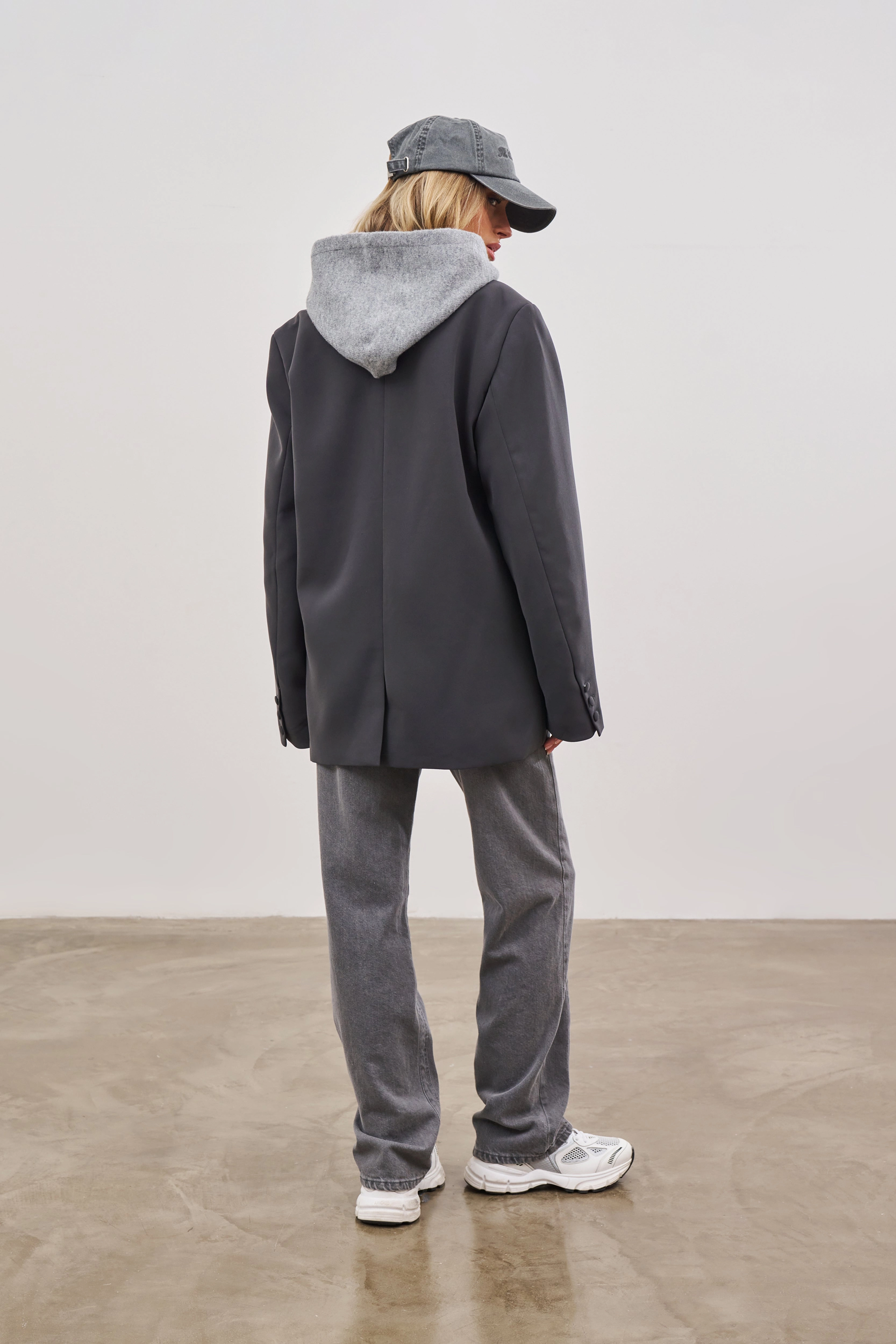 OVERSIZED TAILORED BLAZER - CHARCOAL