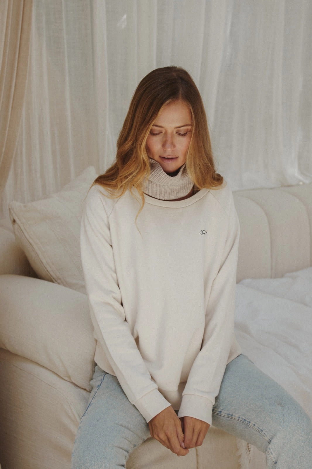 Signature Lotus New Style Pullover