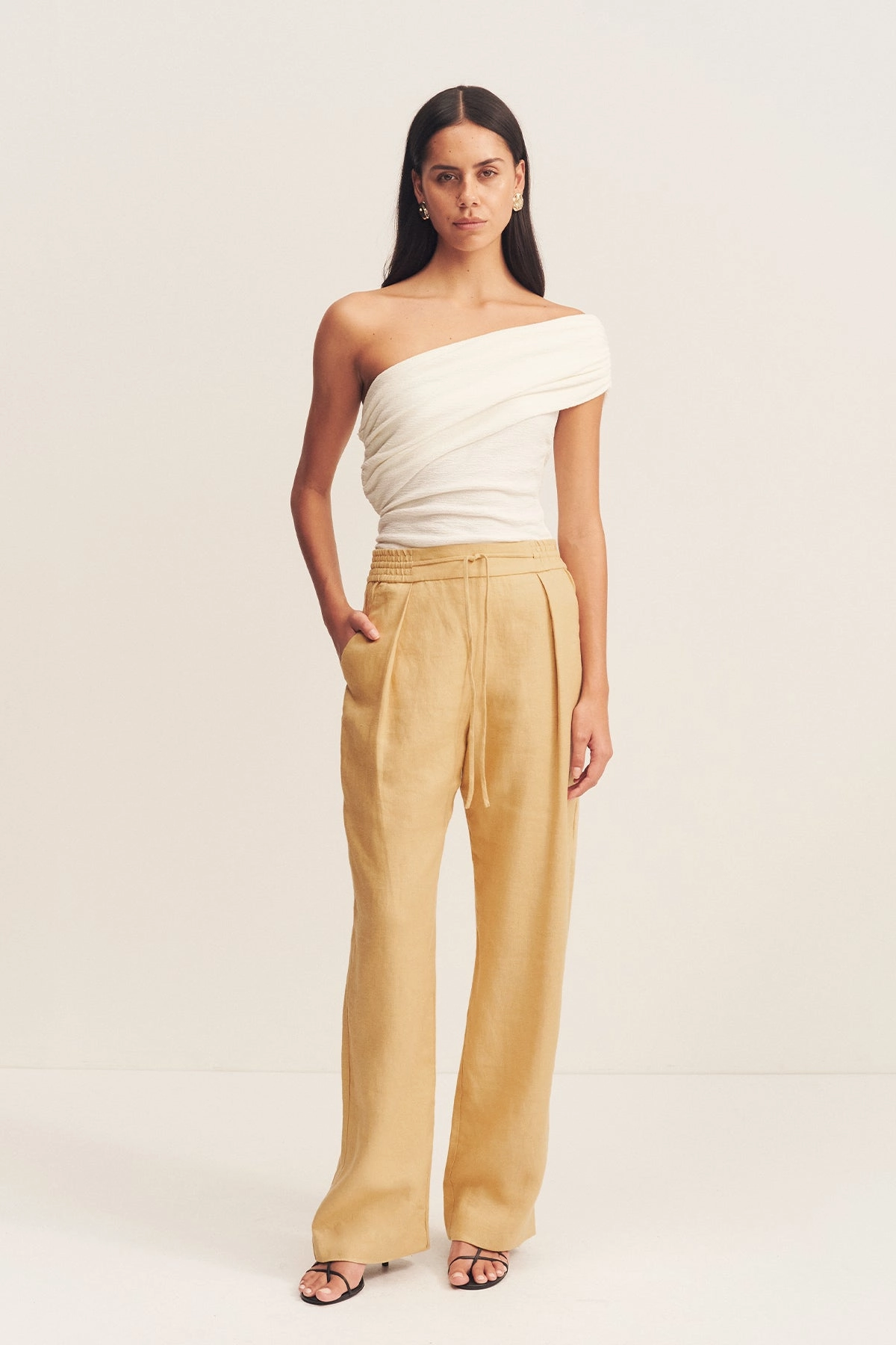 WELLINGTON ELASTICATED RELAXED PANT - ALMOND